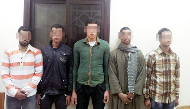ستة رجال اغتصبوها بعد اختطافها