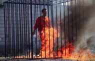 بالصور مقتل الطيّار الأردني معاذ الكساسبة حرقاً على يد داعش