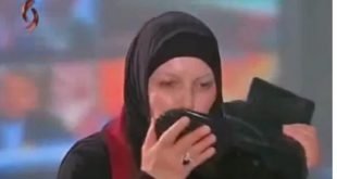 كوثر البشراوي تُقبّل حذاء الجيش السوري