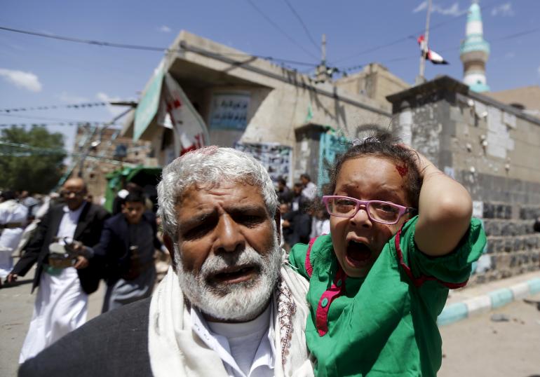 بالصورة.. استشهاد أصغر طفل في اليمن