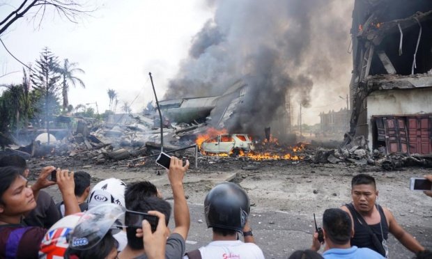 مقتل 30 شخصا بتحطم طائرة ماليزية