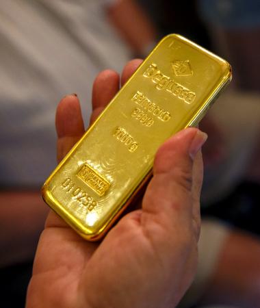 سعر اونصة الذهب يستقر عند 1200 دولار