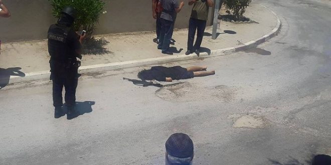 مقتل 27 سائحا في تونس بهجوم على شاطئ فندق