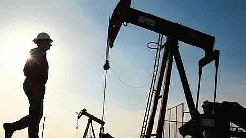 انخفاض أسعار النفط بسبب النووي والصين