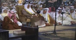 أمير الكويت يشارك بالصلاة الموحّدة بين السنة والشيعة