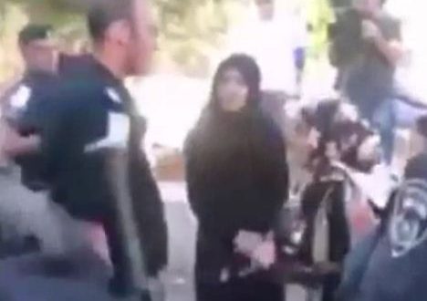 وزير الأمن الصهيوني يدنّس الأقصى ويعتدي على النساء