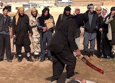 سكّين داعش يذبح عالم آثار سوري وتعليق جثّته بالميدان