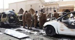 كما نشرت الوزارة اسماء ضحايا الانفجار كما الآتي: أخبار ذات صلة انتحاري يفجّر نفسه في مسجد جنوب السعودية... و"داعش" يتبنى 1 - العريف / أحمد موسى علي آل حسان الربعي. 2 - العريف/ سلطان محمد أحمد الشهراني. 3 - العريف / عبدالله أحمد عبدالله آل عواض عسيري. 4 - العريف / مفرح علي أحمد آل أبو مرعي عسيري. 5 - العريف / عيد ماطر مبارك الشهراني. 6 - جندي متدرب / عبدالله عائض عبدالله آل سعد. 7 - جندي متدرب / عمر أحمد عمر أبو شوشه عسيري. 8 - جندي متدرب / عبدالعزيز عبدالله يحيى بن مشراف. 9 - جندي متدرب/ فلاح جابر سعد آل شنان القحطاني. 10 - جندي متدرب / مشعل علي مغرم العسيري 11 - جندي متدرب/ ممدوح مسفر محمد المسيلي الحارثي . 12 - محمد بلال حسين محمد - بنجلاديشي الجنسية . 13 - أفاز الدين نور نوبي- بنجلاديشي الجنسية 14 - مد جبيبون عبد الحميد- بنجلاديشي الجنسية 15 - مقال مريدة - بنجلاديشي الجنسية. وقال المتحدّث باسم الوزارة أن الحادث " لا يزال محل متابعة الجهات الأمنية المختصة".