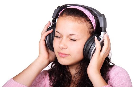 الصين تمنع الأغاني الجنسية والبذيئة