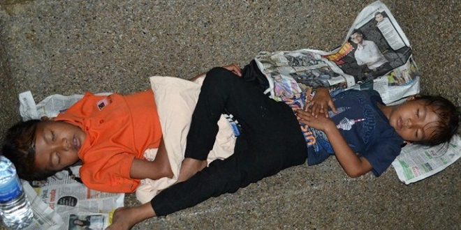 الشوارع تزدحم بالأطفال المتسولين والسوريّون يحتكرون المهنة