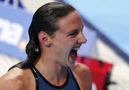 المجرية كاتينكا هوسو تكسر رقما قياسيا ببطولة العالم للسباحة