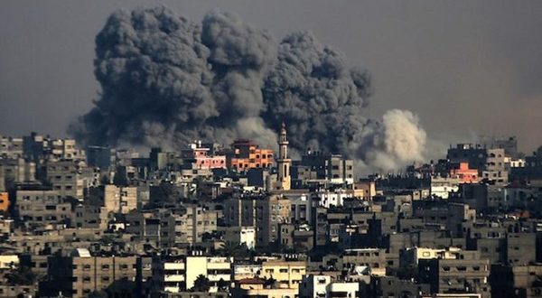 الاحتلال يقصف غزة ويمنع الحمد الله من دخول القدس