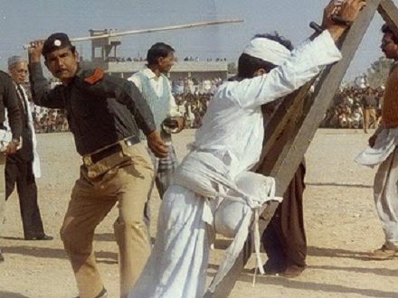 ثلاثون جلدة لسعودي صفع زوجته