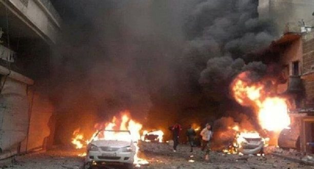 عشرات القتلى بانفجارين بحي الزهراء في حمص