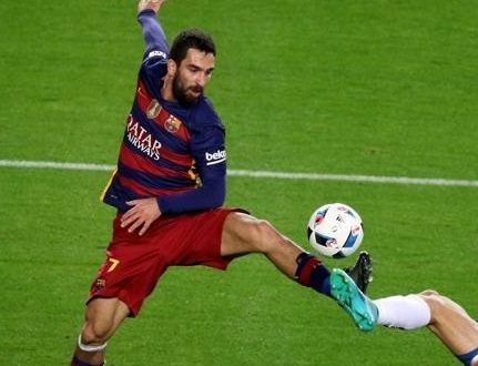 اللاعب التركي توران لا يصدّق انه يلعب مع برشلونة