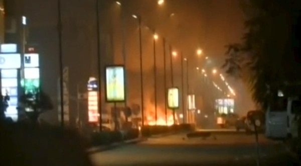 القاعدة تقتل 20 شخصا بهجوم على فندق في بوركينا فاسو
