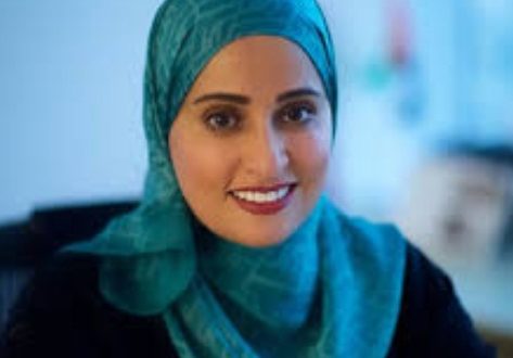 وزيرة السعادة الاماراتية أسعدت الموظفين.. لكن كيف؟