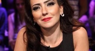 صورة أمل عرفة بالحجاب