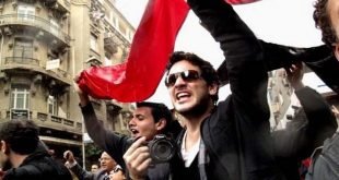فنانون انخرطوا في صفوف الثورات العربية.. تعرفوا عليهم