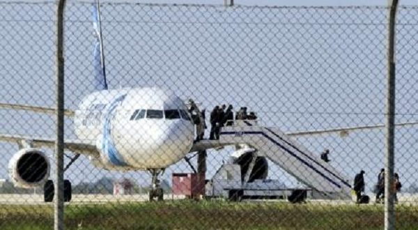الإفراج عن جميع ركاب الطائرة المصرية المخطوفة في قبرص