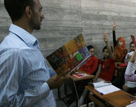 أستاذ لبناني ينتحر في عيد المعلم