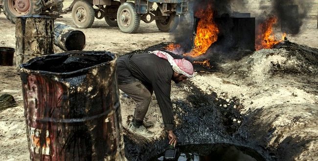 داعش يكسب 40 مليون دولار من بيع النفط للاسد