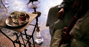 كوب شاي يدفع شرطيا مصريا لقتل صاحب المقهى
