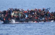 صور غرق قارب يقل اللاجئين واللحظات الاخيرة لهم