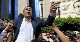 محاكمة عاجلة لنقيب الصحفيين المصريين وعضوين اخرين