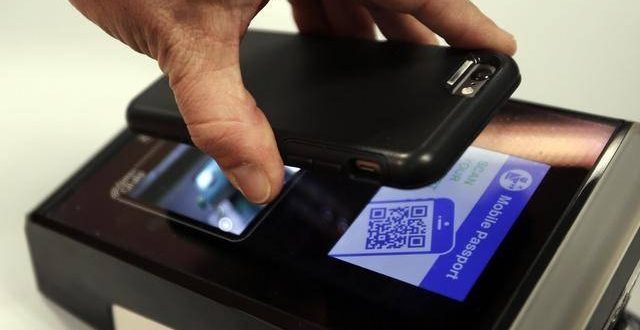 مطارات عالمية تستبدل جواز السفر بالهاتف