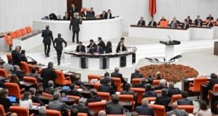 تركيا ترفع الحصانة عن نوابها المؤيدين للاكراد