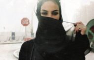 المغرّدة السعودية #ساره_الودعاني تتصدر تويتر بعد نشر صورتها بدون حجاب