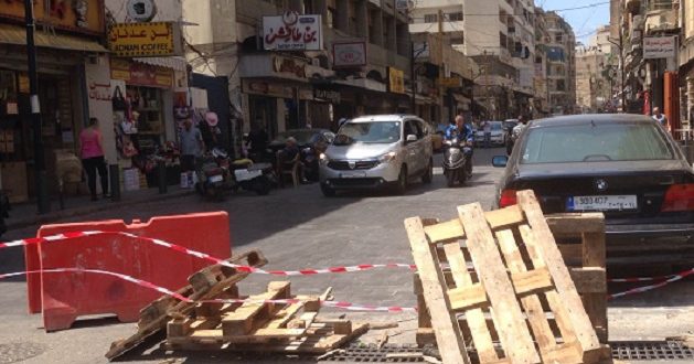 بلدية بيروت تتسبب بزحمة سير خانقة في البربير