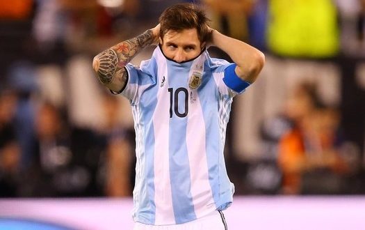 اعتزال ميسي دوليا يُبكي عشاقه وبقائه في برشلونة يعزّيهم