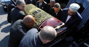 وداع مؤثر للبطل محمد علي بمشاركة 100 الف شخص