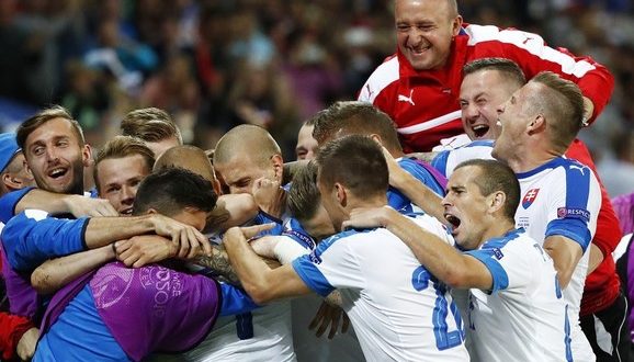 فوز سلوفاكيا 2-1 على روسيا في يورو 2016