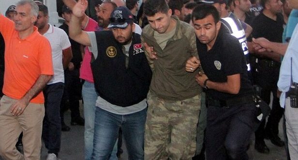 تركيا: الافراج عن 1200 جندي اعتقلوا بعد الانقلاب الفاشل