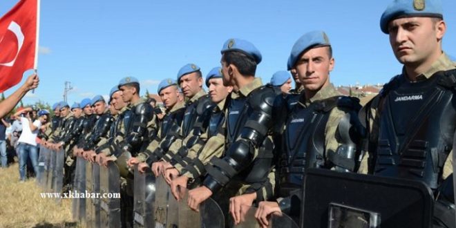 انقلاب تركيا: الجيش التركي يحظر التجول واردوغان يصل اسطنبول