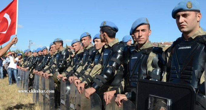 انقلاب تركيا: الجيش التركي يحظر التجول واردوغان يصل اسطنبول