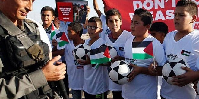 اطفال فلسطين يطالبون الفيفا بمنع اندية المستوطنين