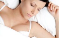 للنساء فقط..هذه مخاطر النوم بـ حمالة الصدر