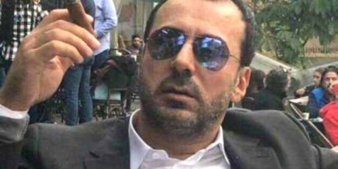 صورة كامل امهز اكبر تاجر للهواتف في لبنان