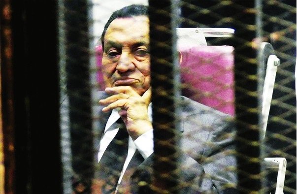 إخلاء سبيل حسني مبارك بقرار من النيابة المصرية