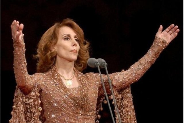 فيروز تنفي الغناء في مصر بعد غيابها 28 عاما