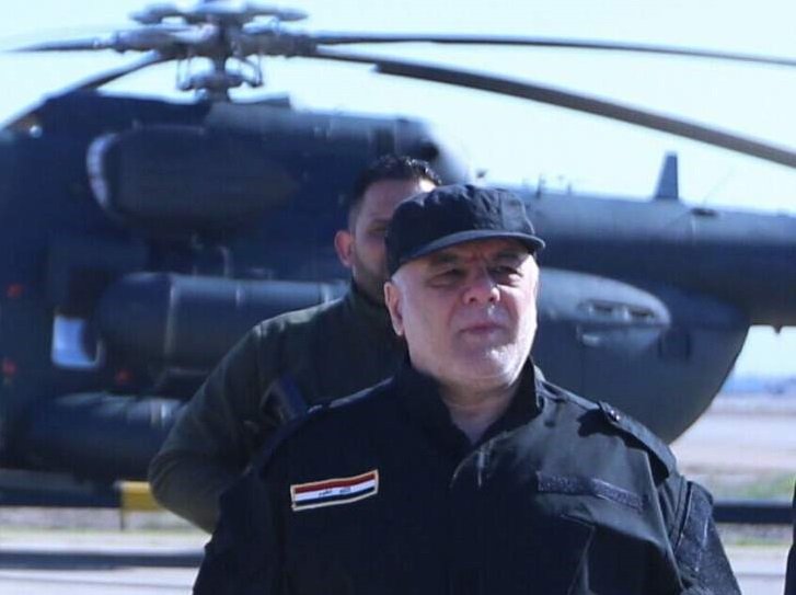 وصول العبادي إلى الموصل برفقة قادة بالجيش