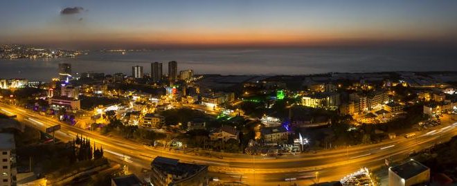صورة تجمع الجبل والبحر في لبنان