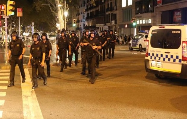 مقتل 19 مدنيا بحادثتي دهس في برشلونة