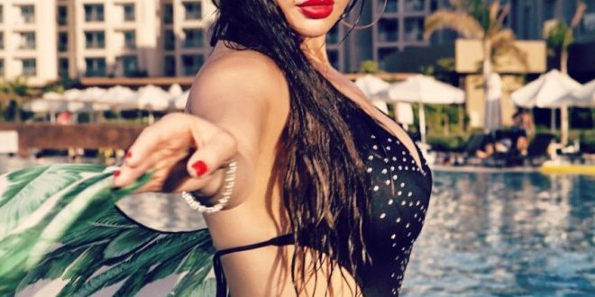 صور هيفاء وهبي الجديدة بالمايوه