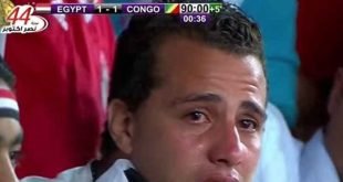 مصر تكافئ شابا بكى بحرقة بعد هدف الكونغو بشباك بلده
