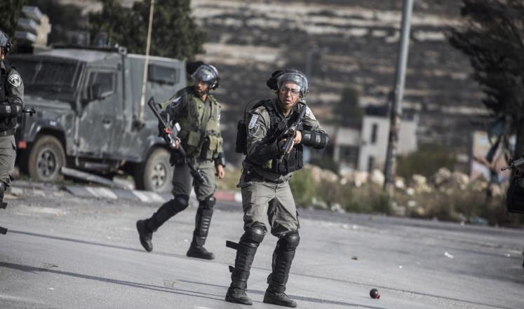 الاحتلال الاسرائيلي يعتقل طفلة ووالدتها بالضفة